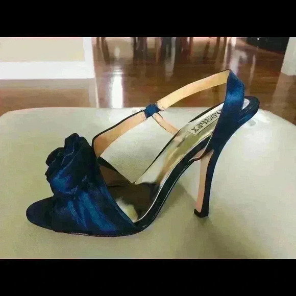 Badgley Mischka gorgeous sandal. 4 inch heel - Picture 5 of 7